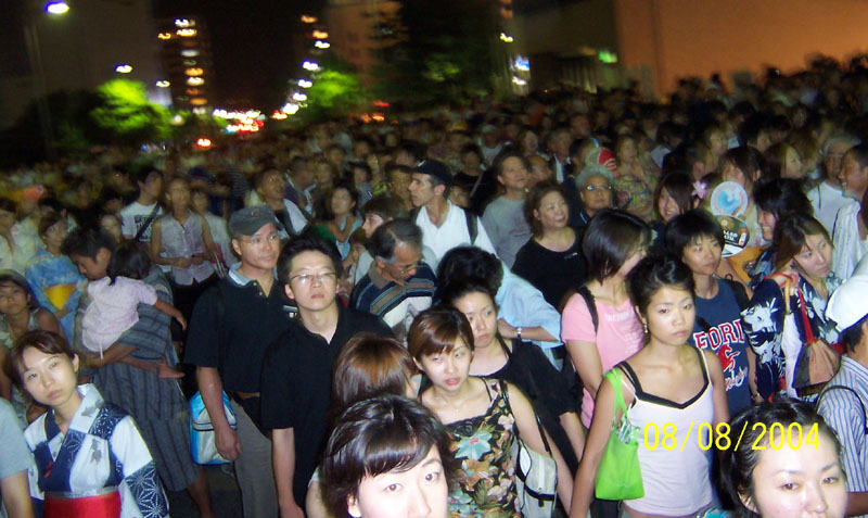 crowd2.jpg